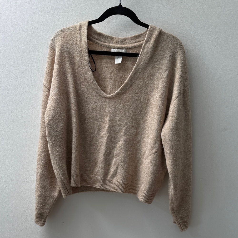 H&M Women's V-Neck Sweater in Beige